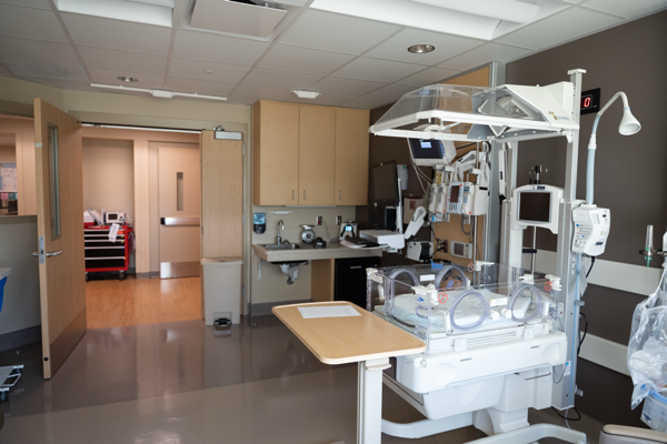 A NICU hospital room